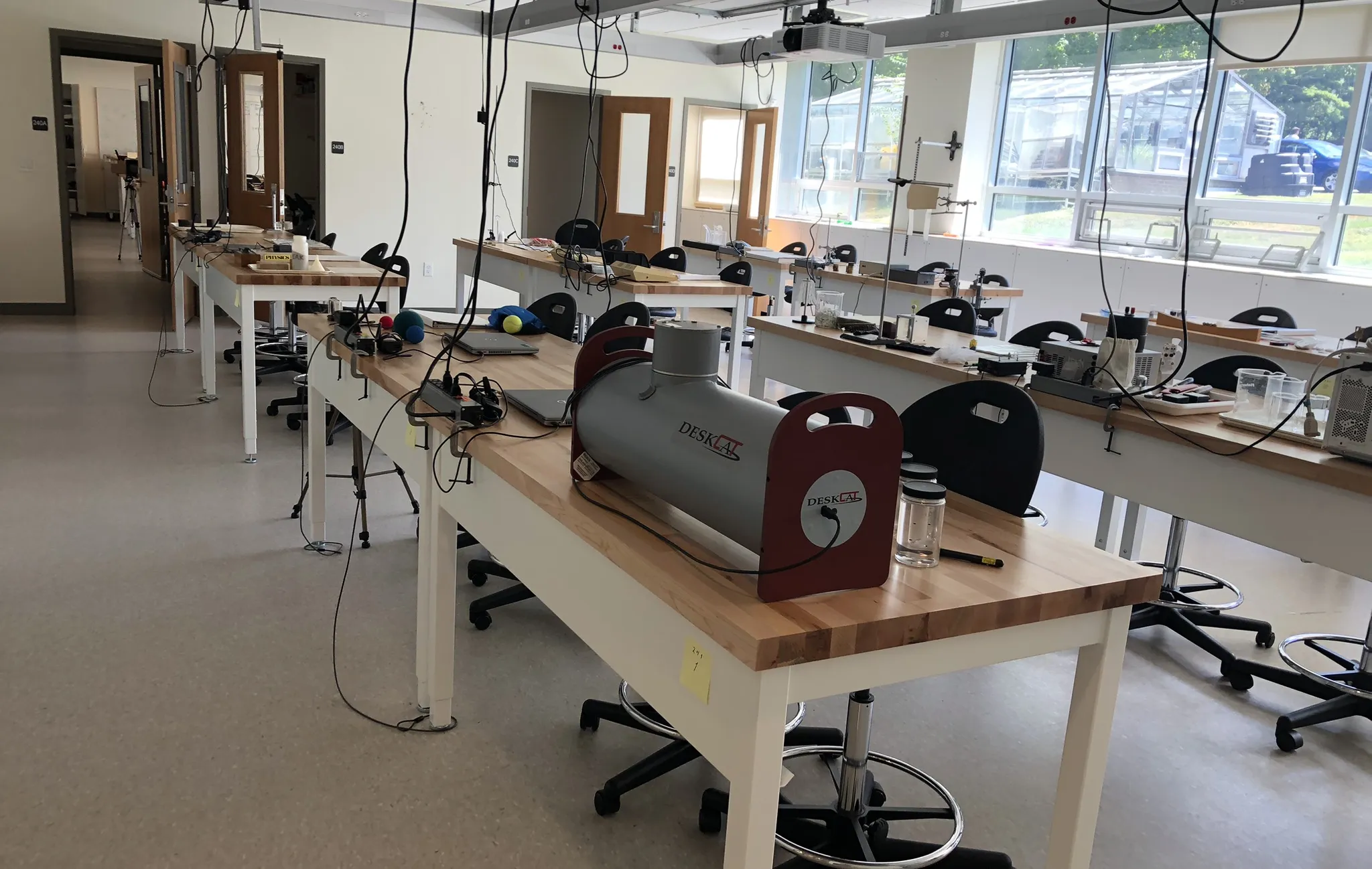 Physics Teaching Lab 241