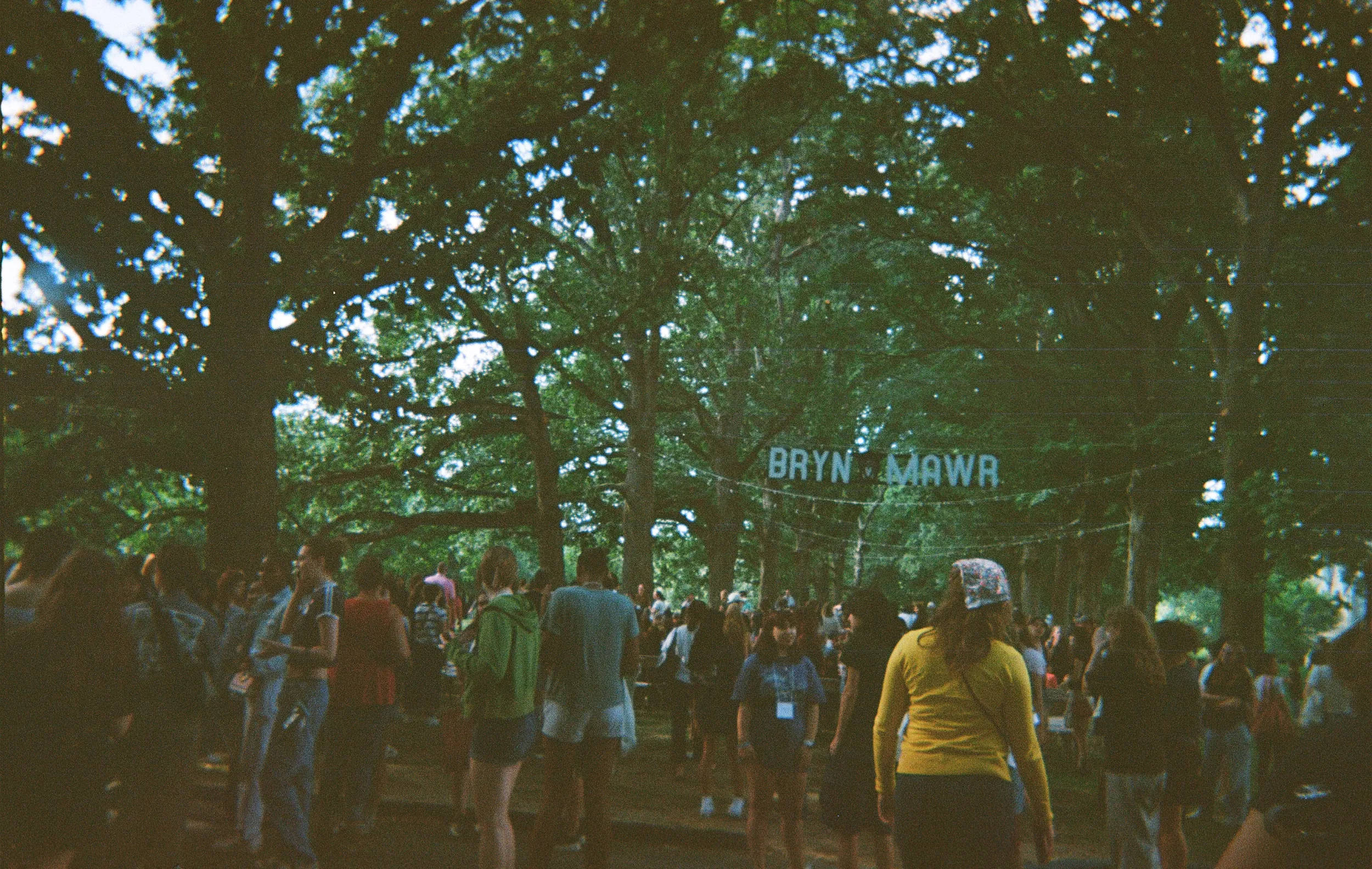 Bryn Mawr students on Senior Row