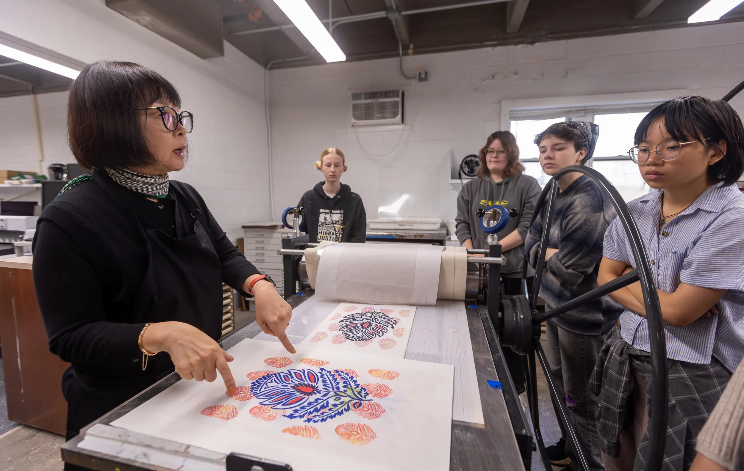 Bi-Co students study Lithography at Haverford