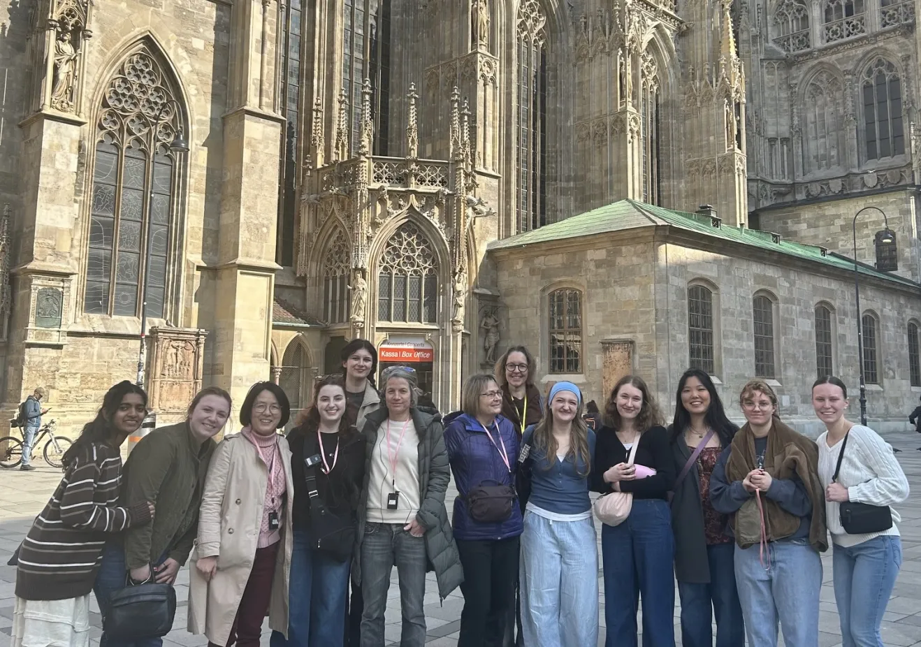Group photo in front of St. Stephen’s Cathedral, a famous landmark in the Innere Stadt!