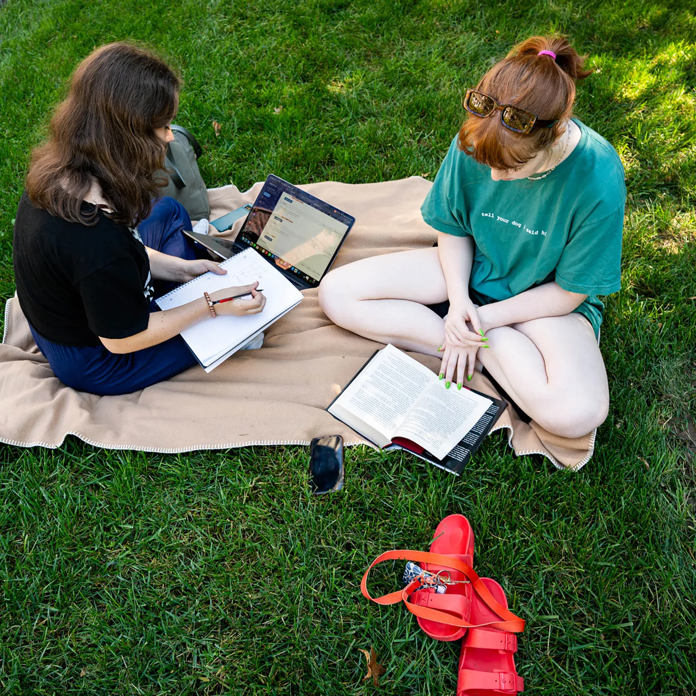 Two Bryn Mawr philosophy students study