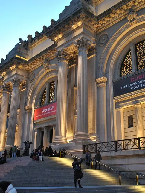 Photograph of the Metropolitan Museum of Art in New York