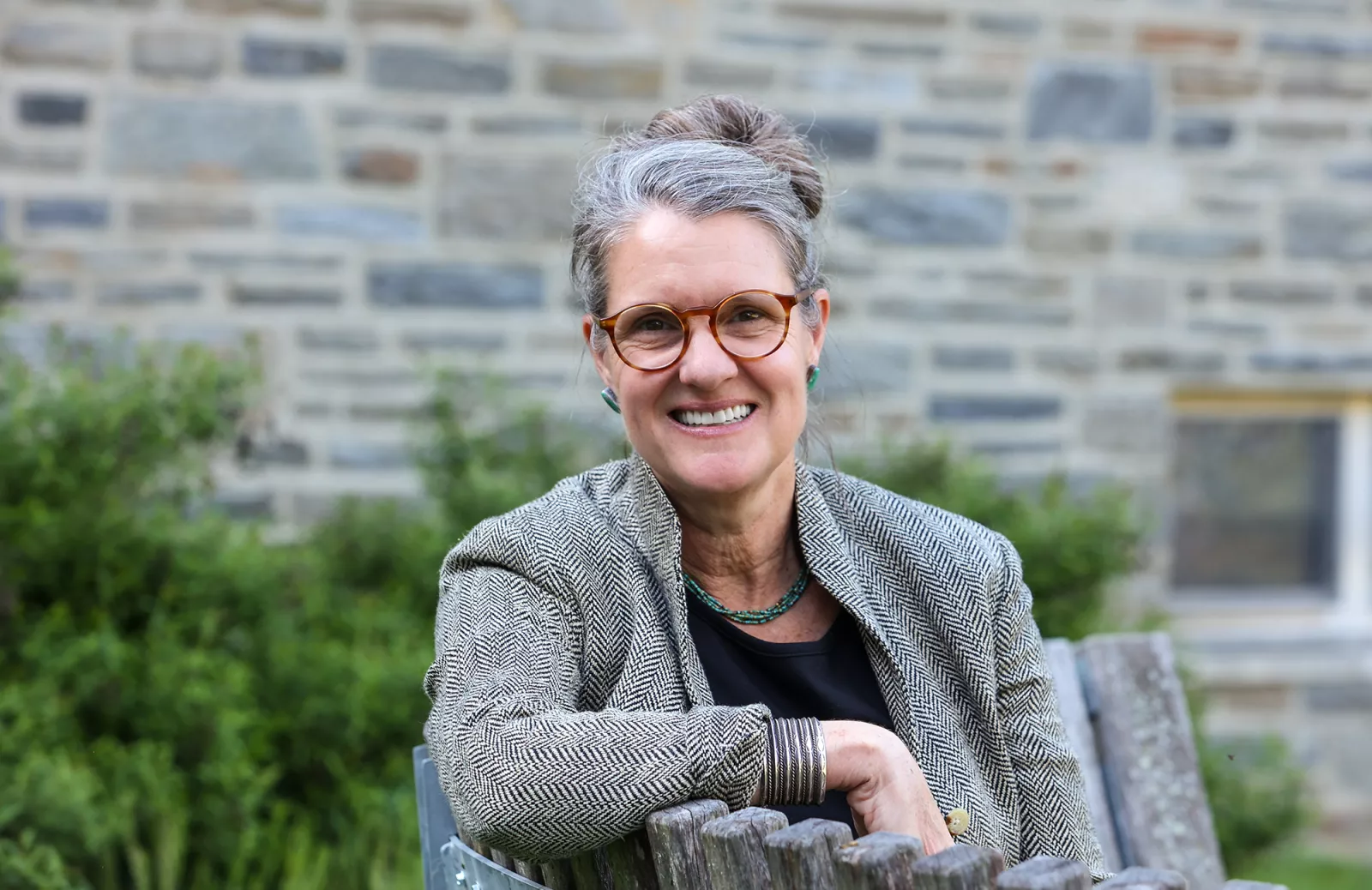 Beyond the Binary – A Holistic Approach to Healing and Repair