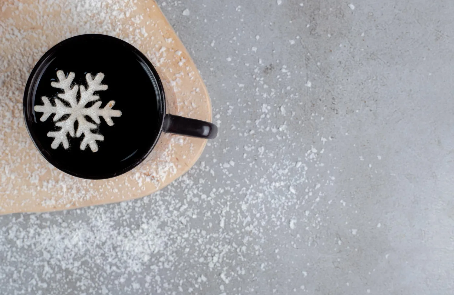Coffee mug with snowflake