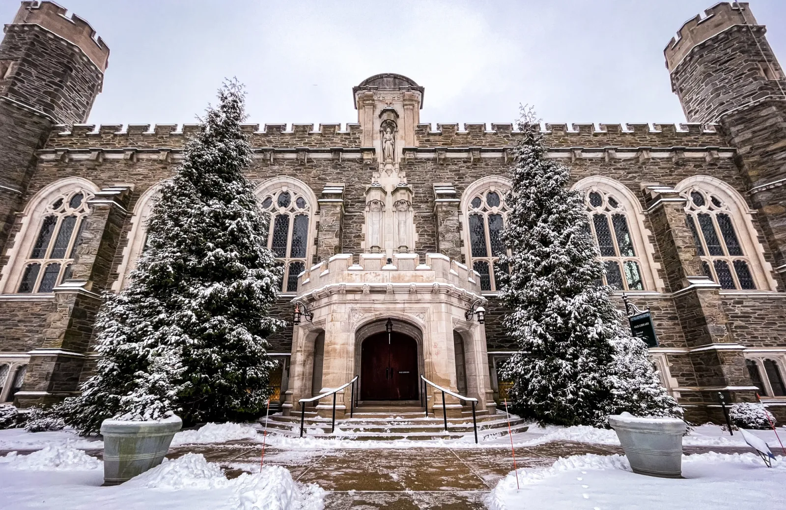 OCM-Campus-Beauty-Winte