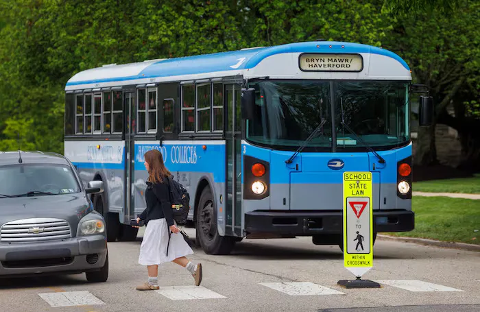 The "Blue Bus" arrives at Bryn Mawr College. It shuttles students back and forth between Bryn Mawr and Haverford.