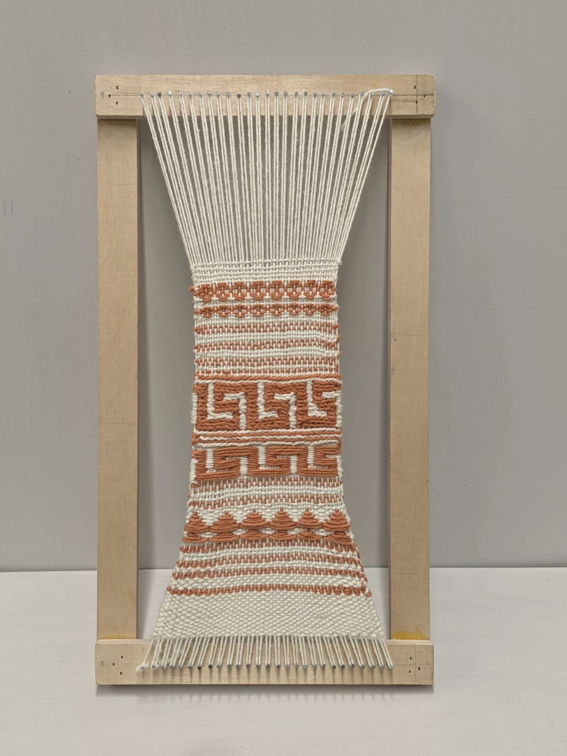 Recreation of an ancient hand loom 