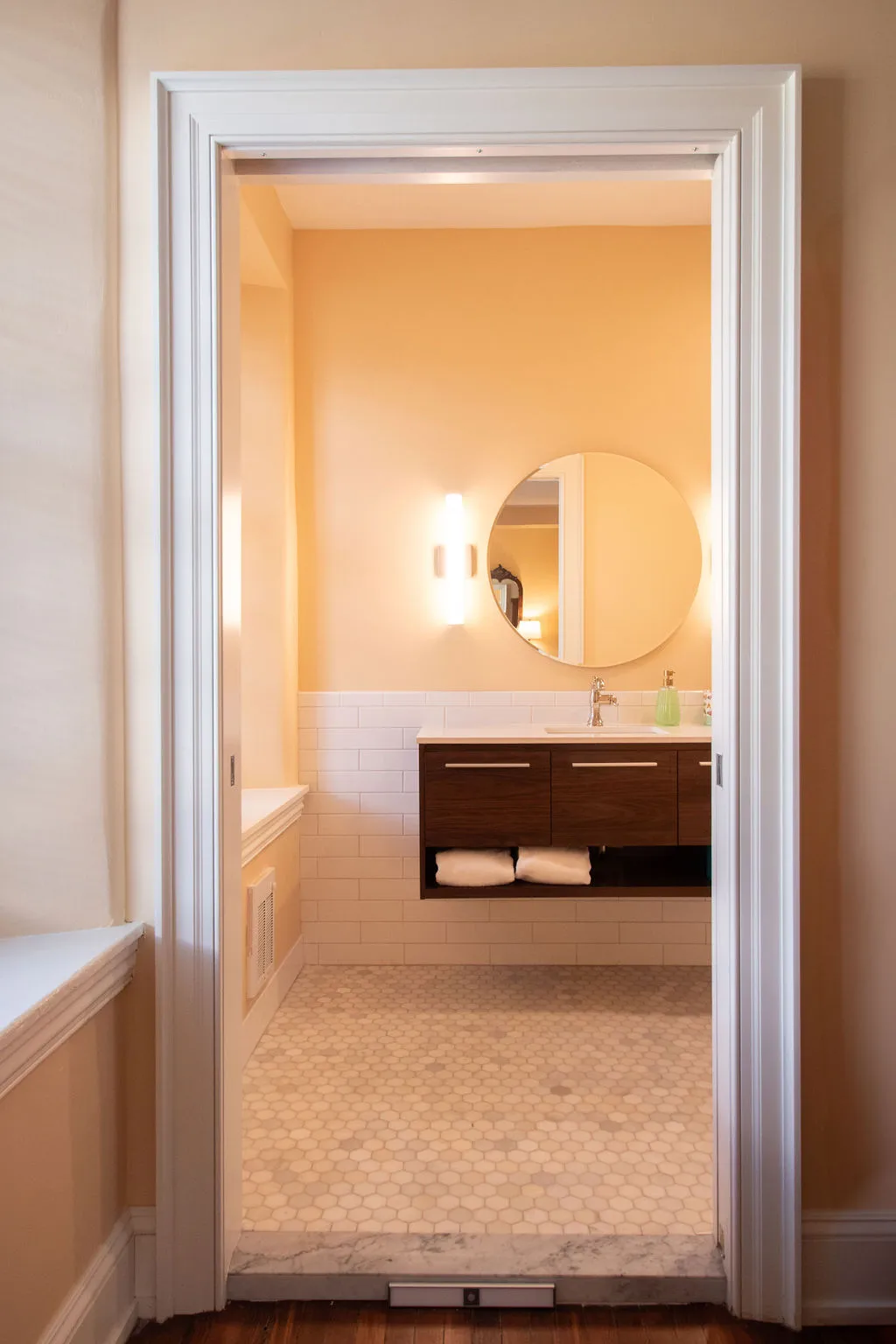 Wyndham Bathroom - 1257