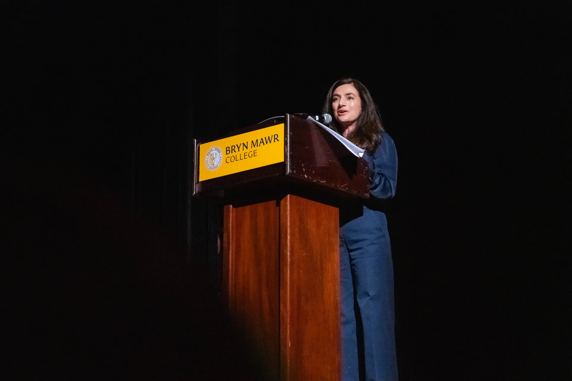 Namita Luthra ’91 speaks before the screening of Women Laughing. Photo by Alyson Bostrom ’28.