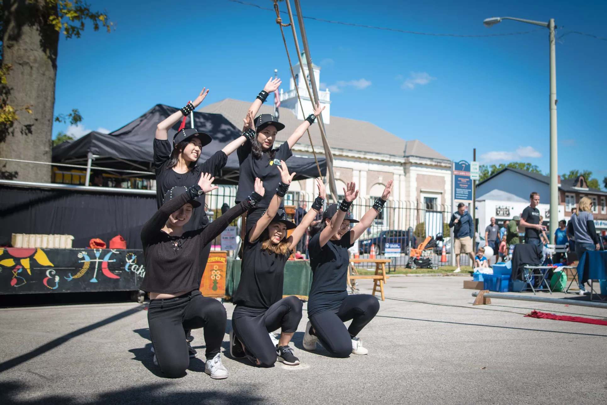 choom boom dancers