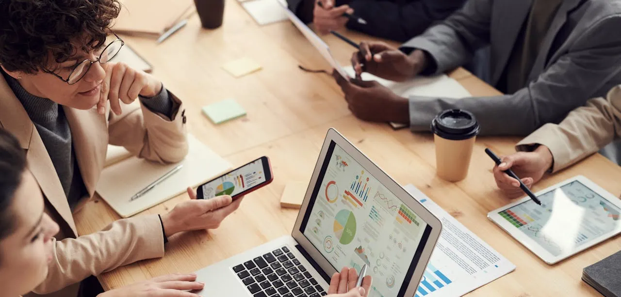 Analytics & Performance