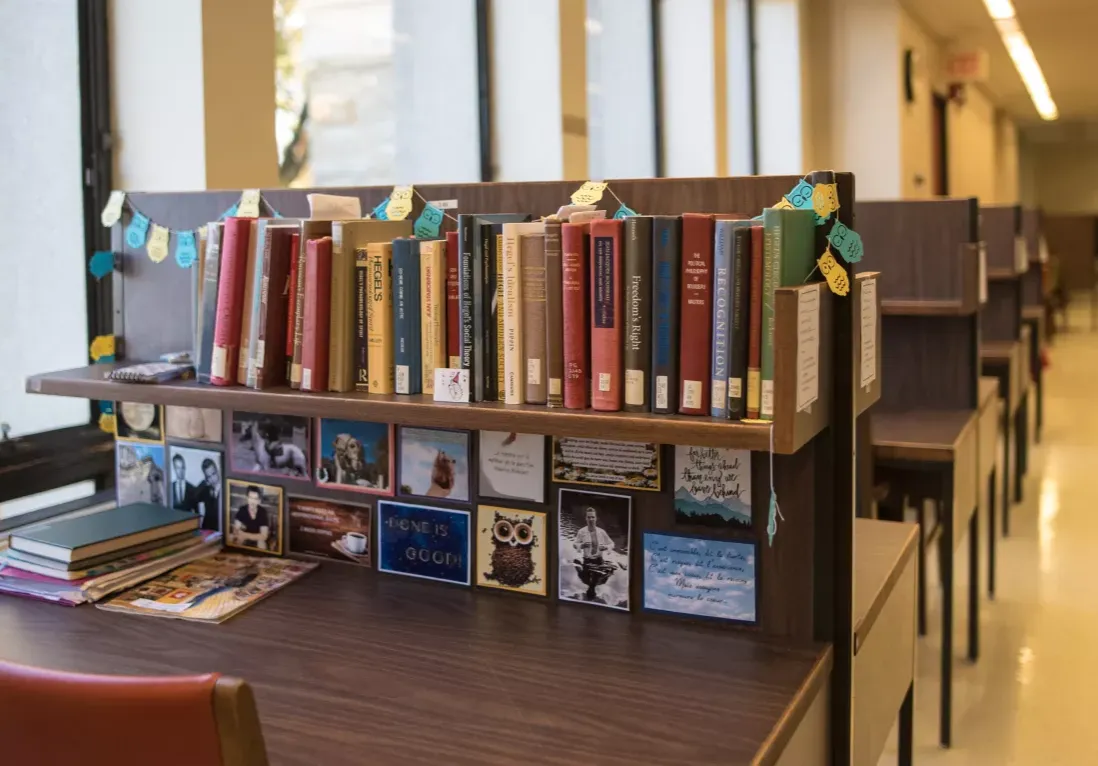 A photo of a student carrel in Carpenter Library