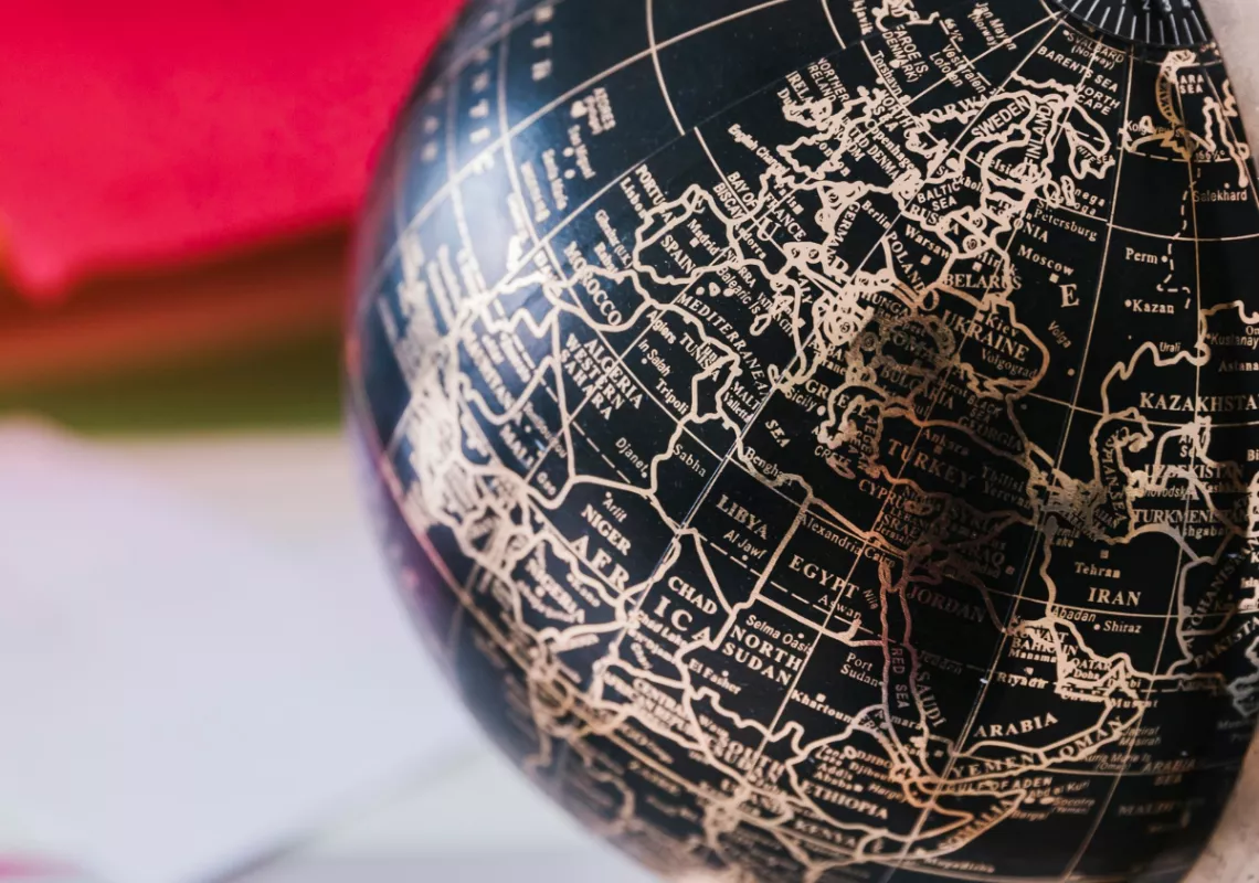 Persianate Worlds