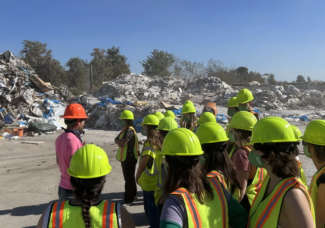 Photo of Students on tour at RAIR in Philadelphia.