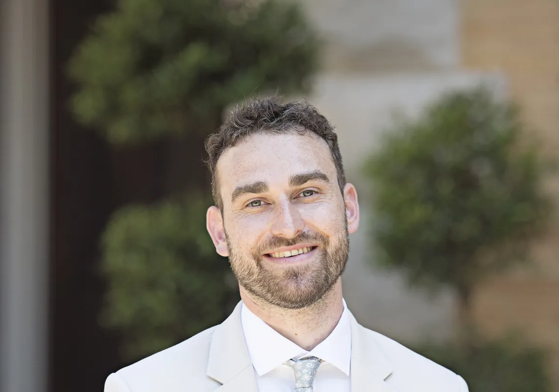 Allen Vayner headshot