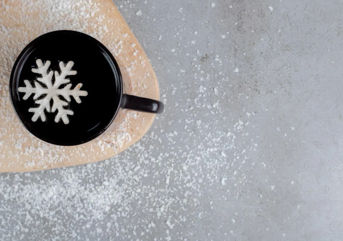 Coffee mug with snowflake