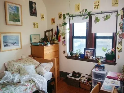 Rockefeller Dorm Decor 