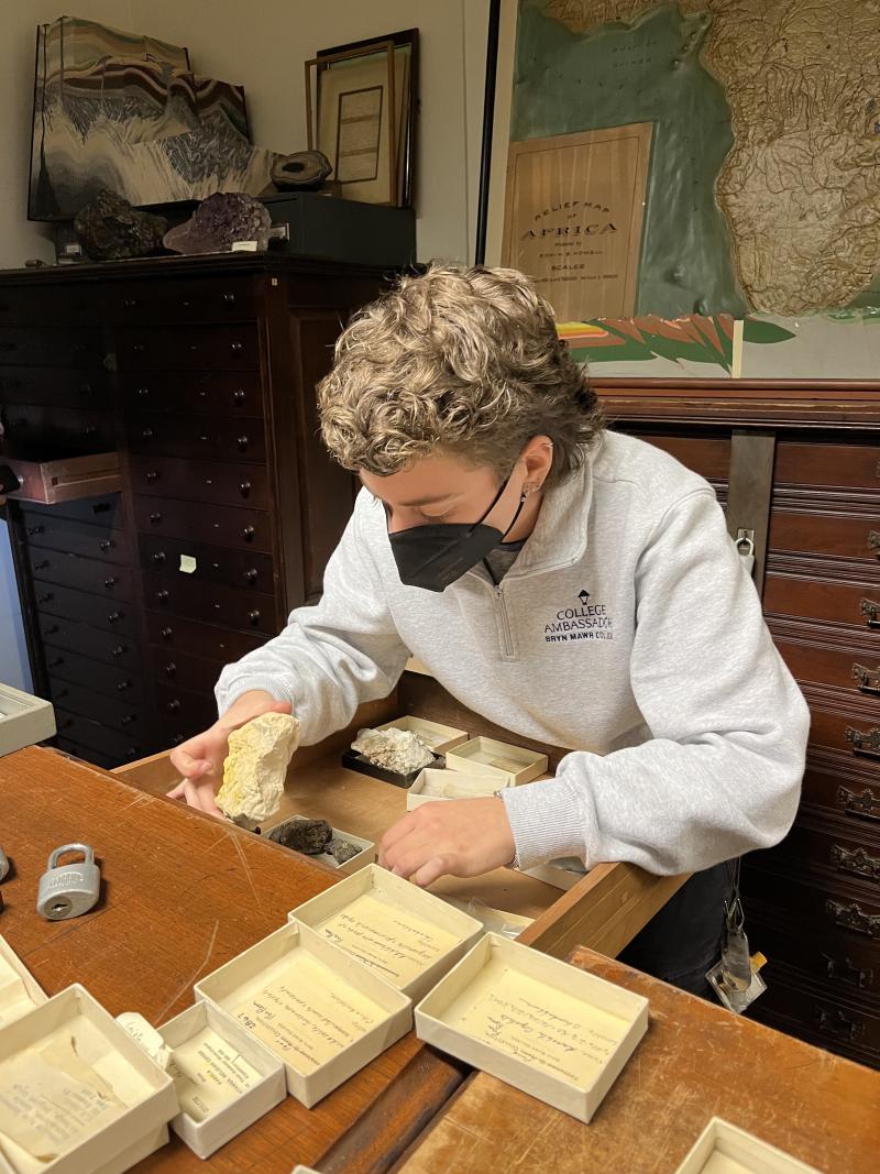 Maya Hofstetter '25 working the geology collection