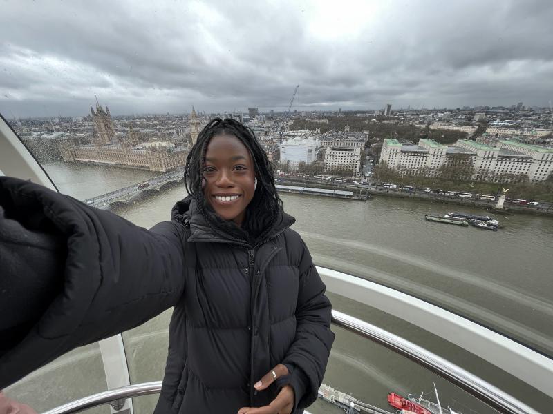 Annalise Ashman '24 sightseeing while studying abroad in London