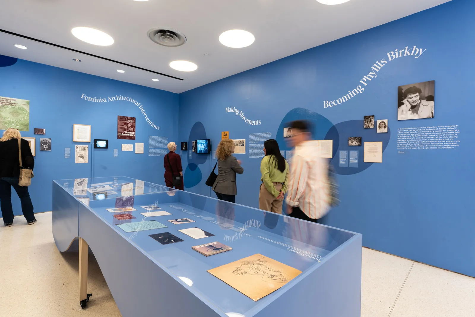 Visitors at Fantasizing Design. Photo: Samuel Lahoz.