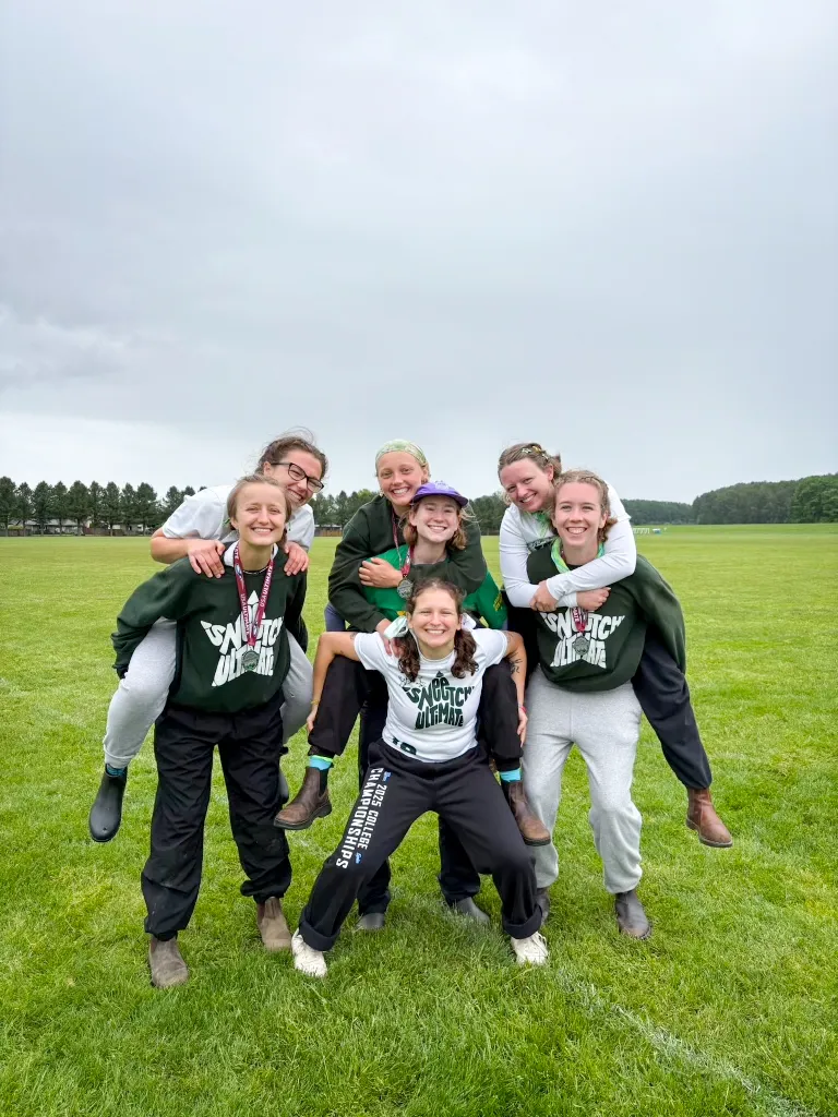 The seniors of the Sneetches Ultimate Frisbee team.