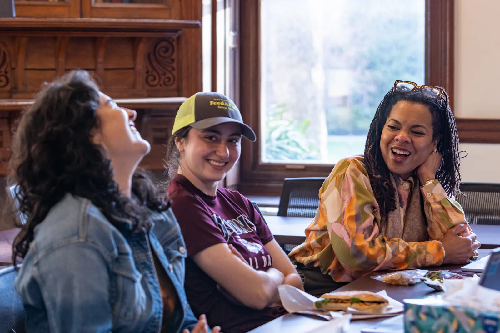 Dee Matthew meets with creative writing students