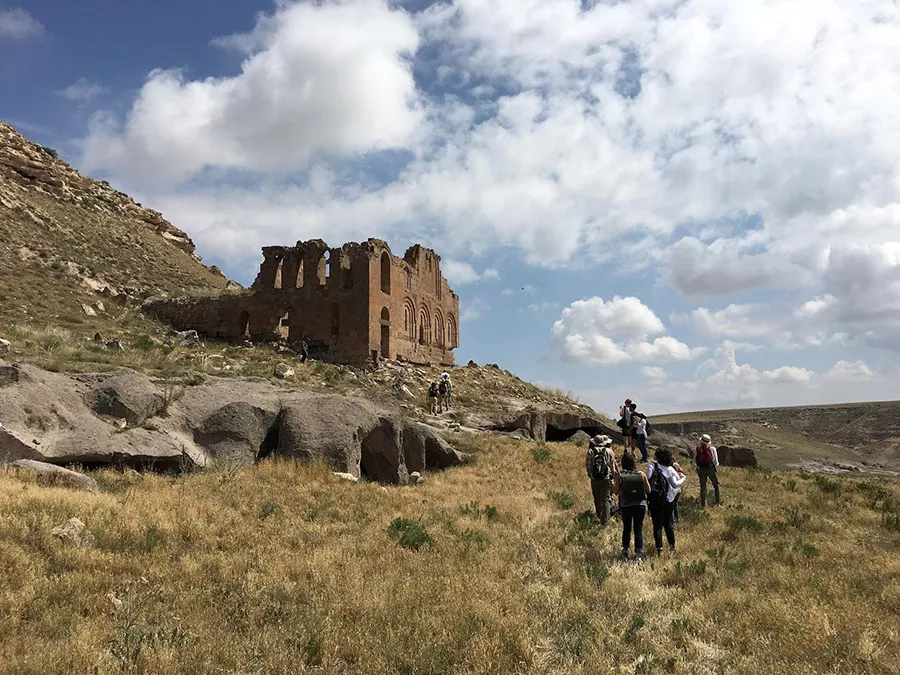 The site Çanli Kilise in the landscape