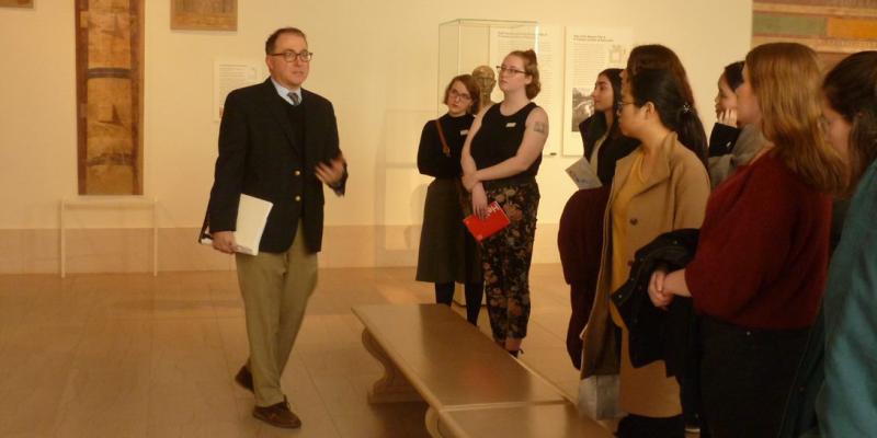 Met Greek and Roman Art Curator Seán Hemingway Ph.D. '97 leads students on a tour.