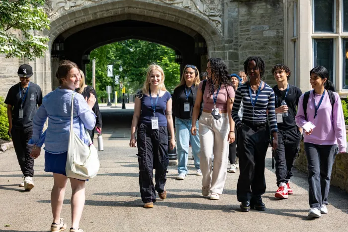 Students tour Bryn Mawr's Campus